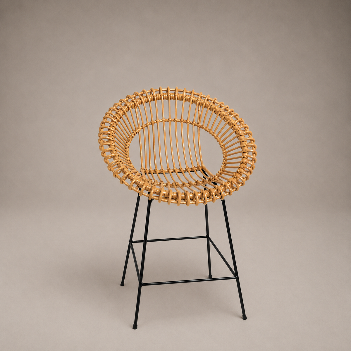 Avelino Barstool